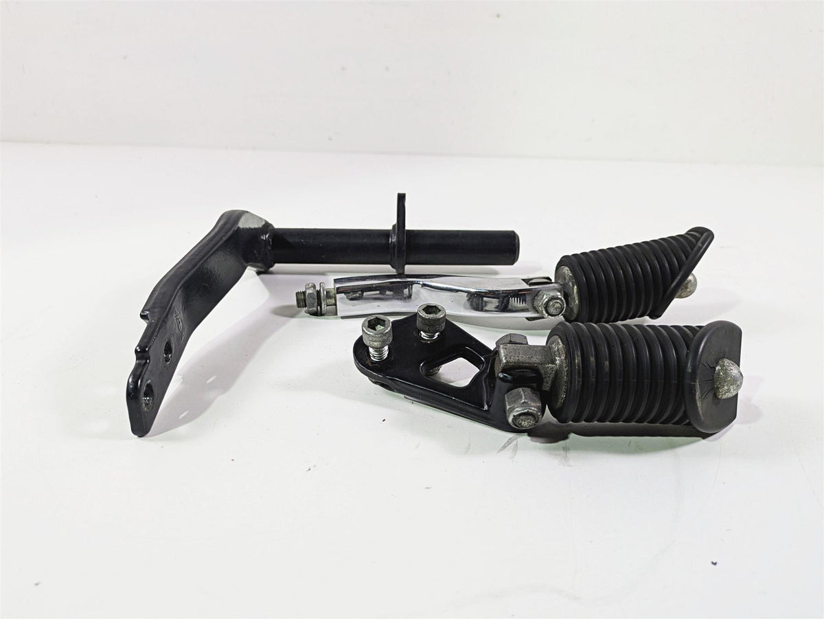 1999 Harley Dyna FXDL Low Rider Passenger Footpeg Set + Mount 49165-90 52740-94A {{ shop.shopifyCountryName }} - Mototech271