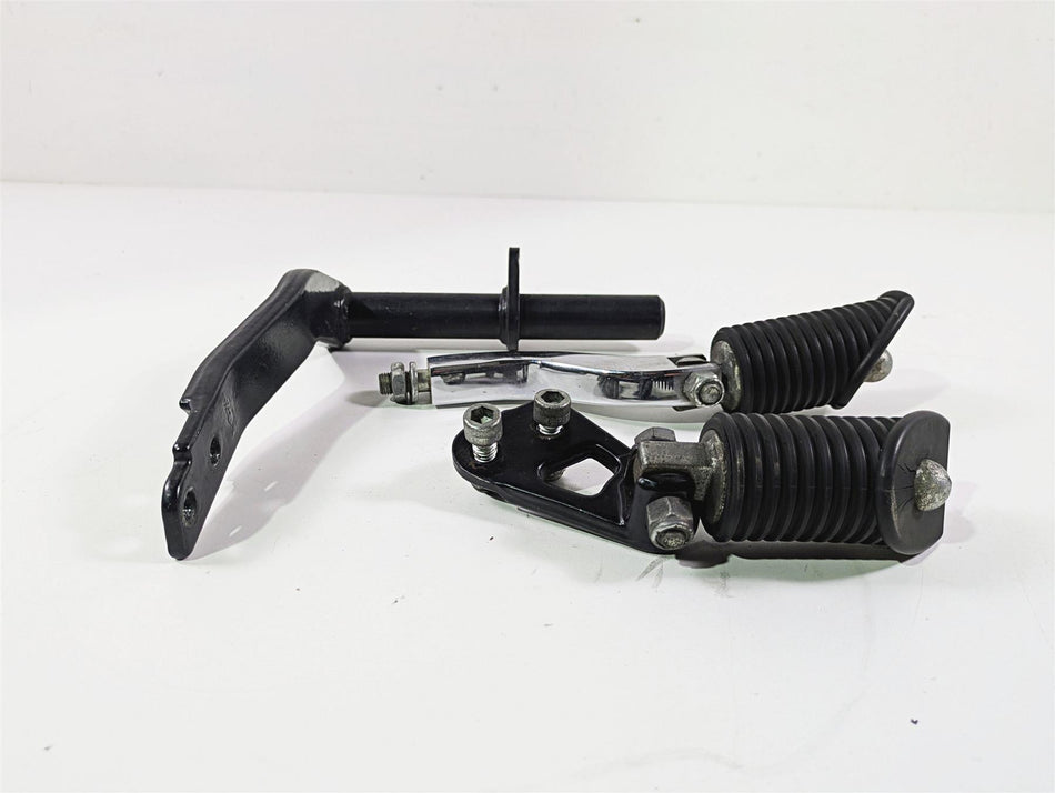 1999 Harley Dyna FXDL Low Rider Passenger Footpeg Set + Mount 49165-90 52740-94A {{ shop.shopifyCountryName }} - Mototech271