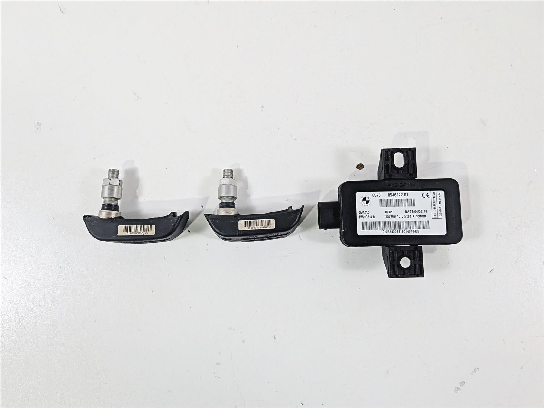 2016 BMW R1200 GS K50 Rdc Sensor & Tire Sensors 65758546222 & 65759832031 {{ shop.shopifyCountryName }} - Mototech271