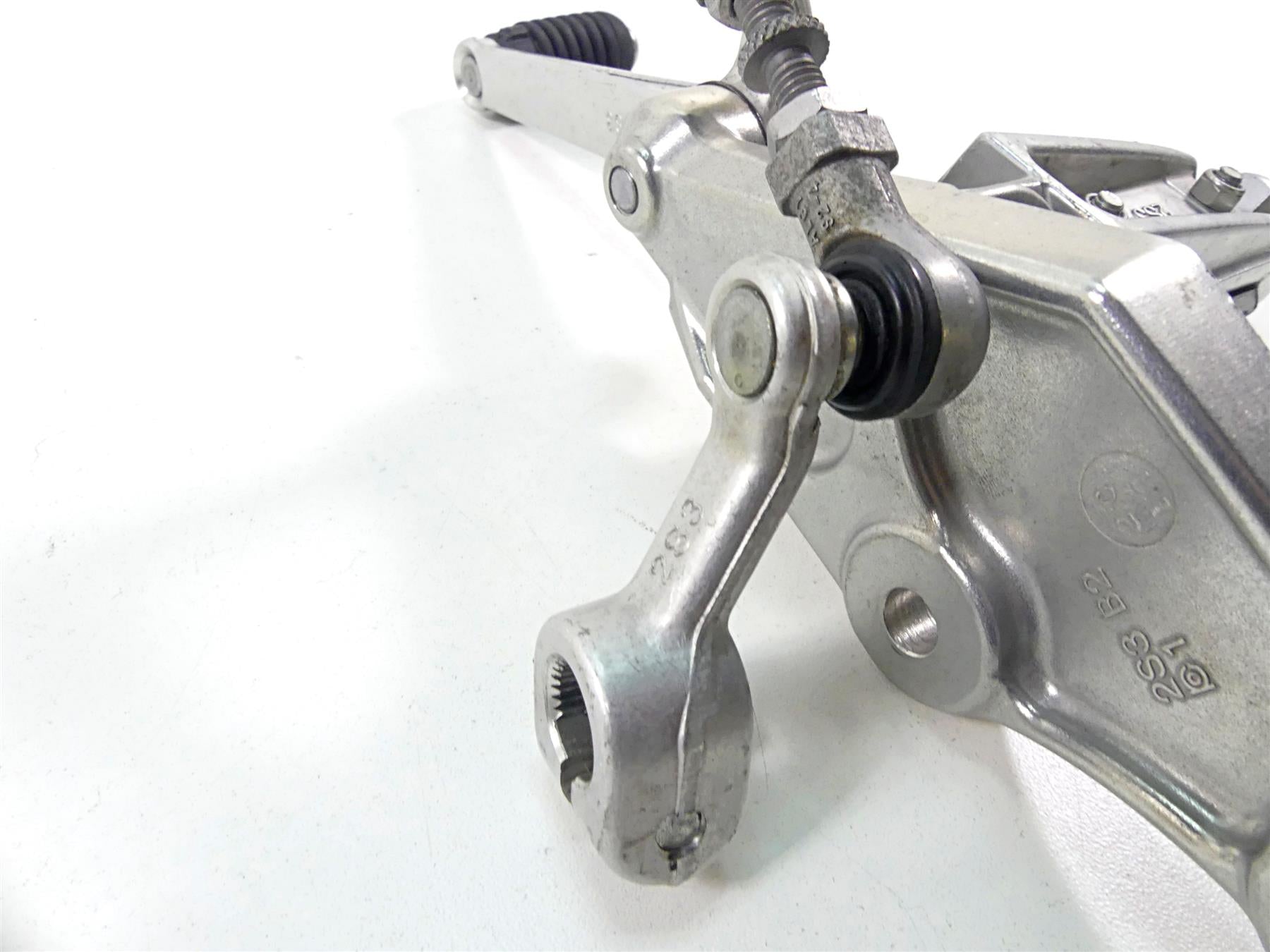 2012 Yamaha VMX17 VMAX 1700 Left Footpeg Foot Peg & Shifter Set 2S3-27442-00-00 {{ shop.shopifyCountryName }} - Mototech271