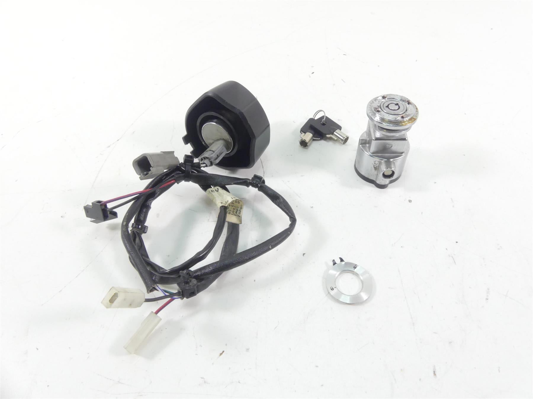 2016 Harley FXDL Dyna Low Rider Ignition Switch Steering Key Lock Set 71475-06B {{ shop.shopifyCountryName }} - Mototech271