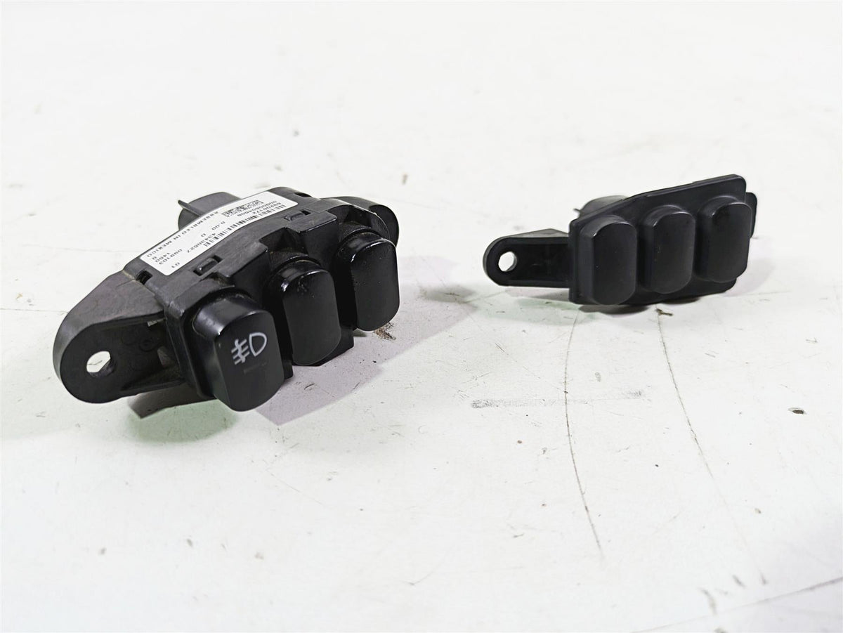 2015 Harley Touring FLHTKL E -Glide Low Auxiliary Switch Button Set 69200172 {{ shop.shopifyCountryName }} - Mototech271