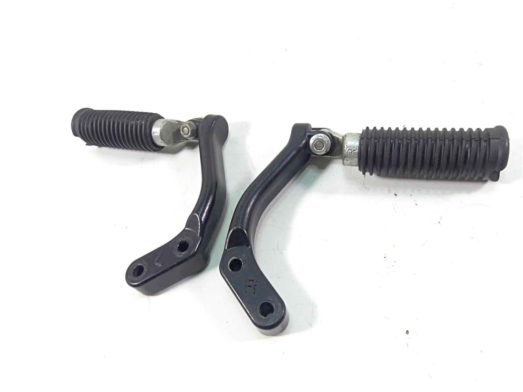 2013 Harley VRSCF Muscle Vrod Rear Passenger Pillion Foot Peg Set 50822-09 {{ shop.shopifyCountryName }} - Mototech271