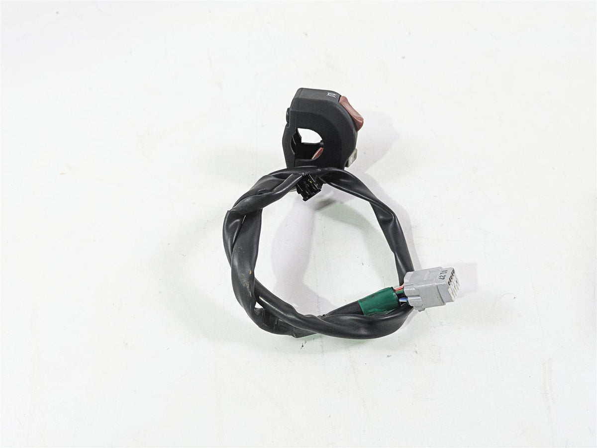 2020 Kawasaki ZX6R ZX636 Ninja Right Hand Control Switch Start Kill 46091-0421 {{ shop.shopifyCountryName }} - Mototech271