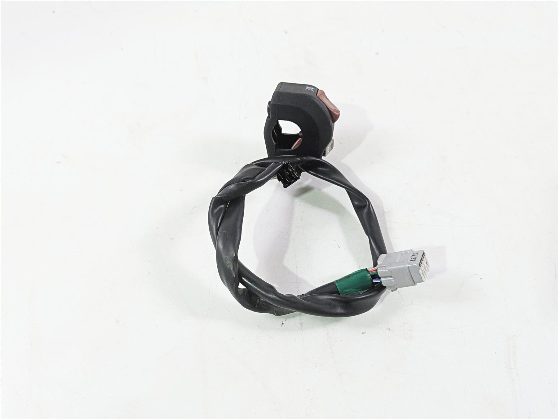 2020 Kawasaki ZX6R ZX636 Ninja Right Hand Control Switch Start Kill 46091-0421 {{ shop.shopifyCountryName }} - Mototech271
