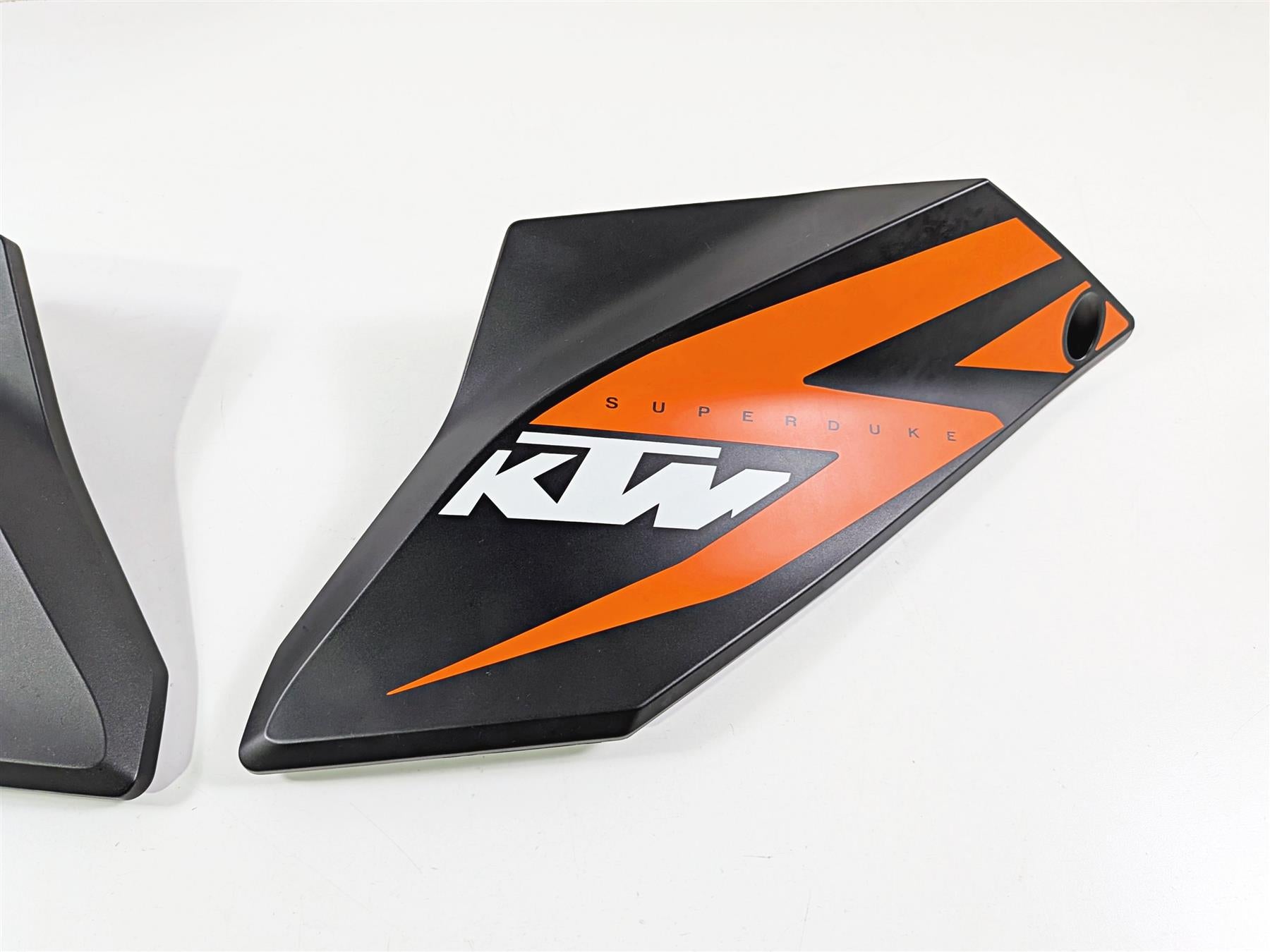2015 KTM 1290 R Super Duke Tank Side Cover Fairing Panel 61308050000 61308051000-Mototech271