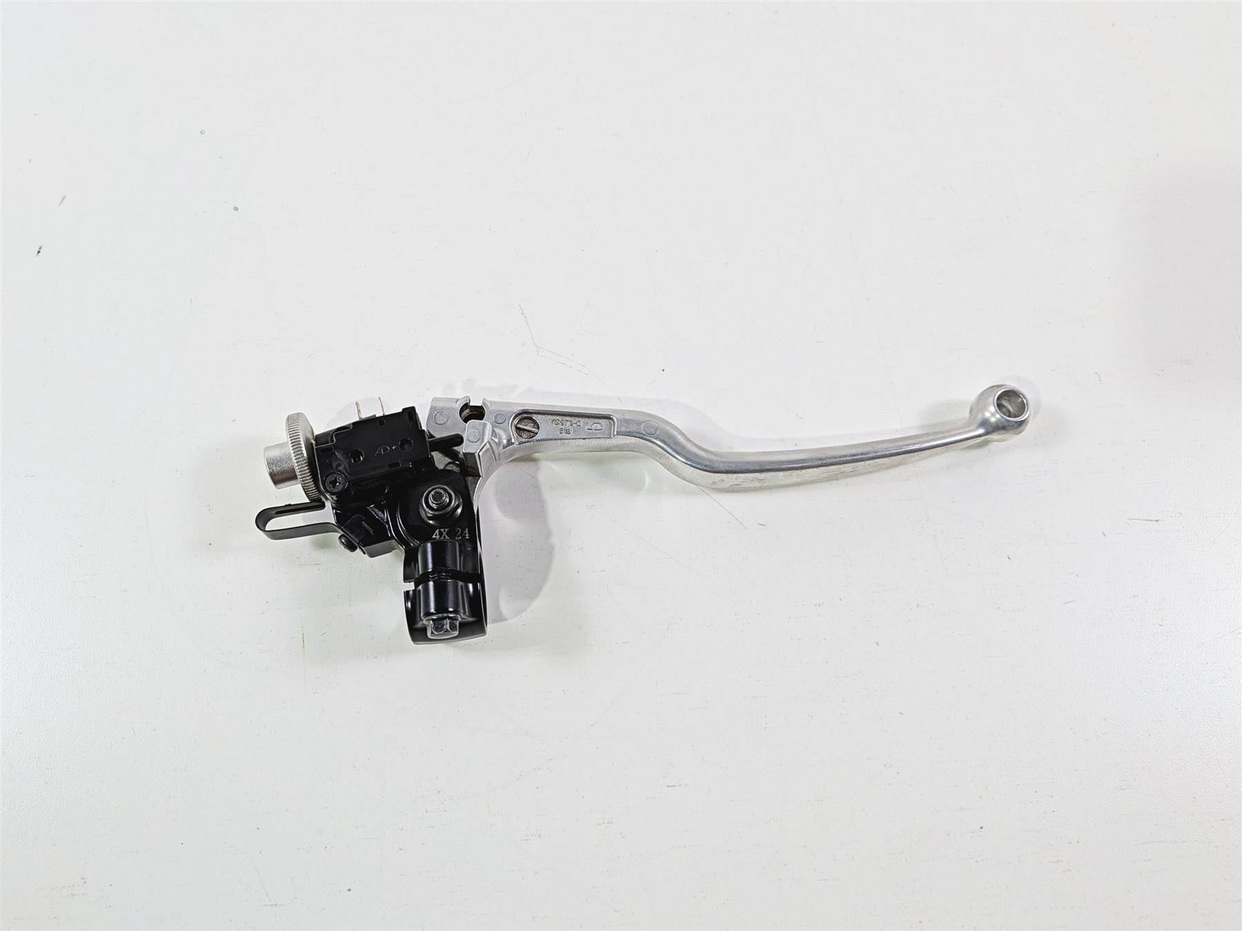 2025 Yamaha YZF R7 Nice Clutch Perch & Straight Lever 2C0-82910-02-00 {{ shop.shopifyCountryName }} - Mototech271