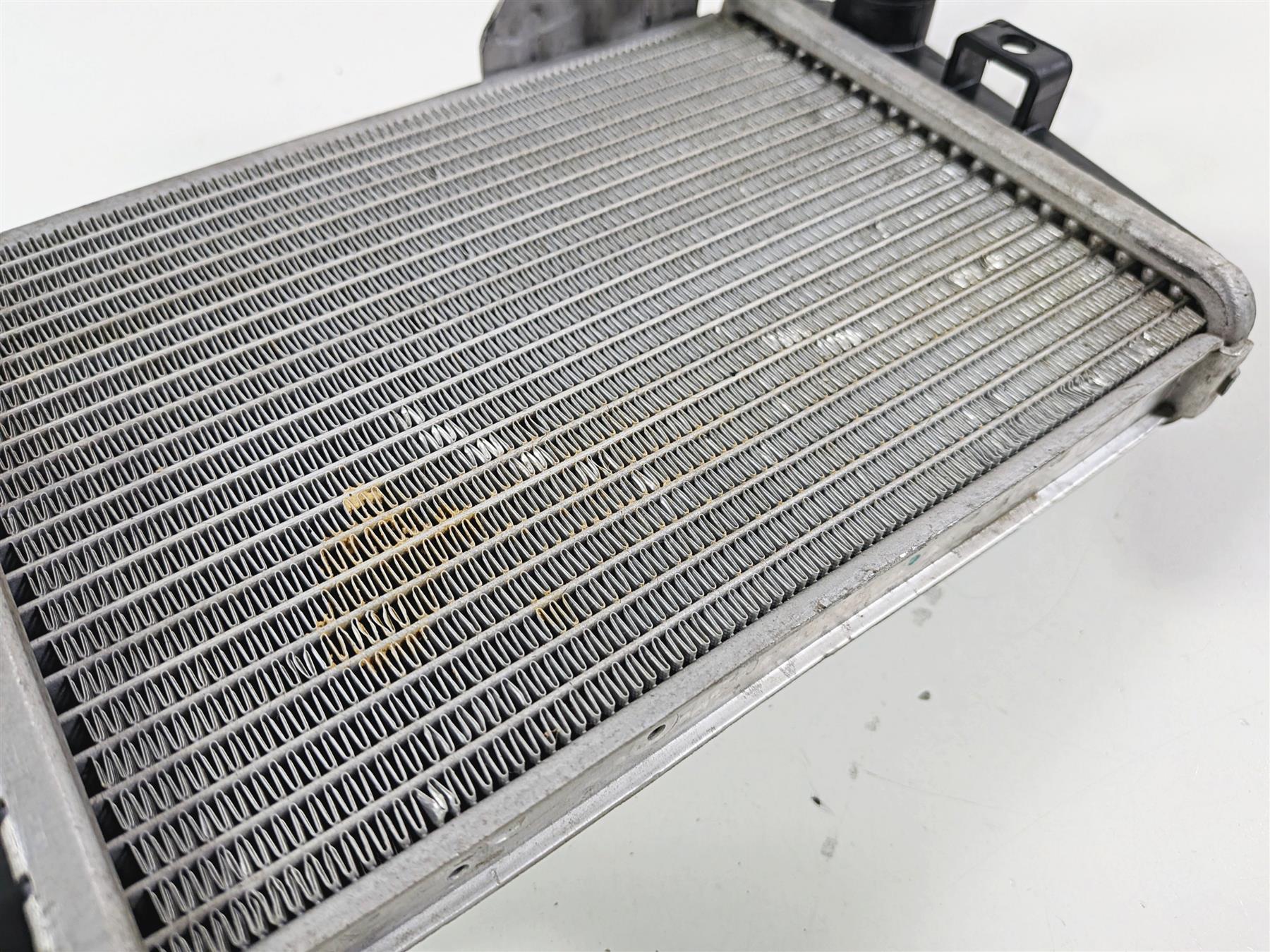 2016 BMW R1200RT RT RTW K52 Left Coolant Radiator - No leaks 17118546408 {{ shop.shopifyCountryName }} - Mototech271