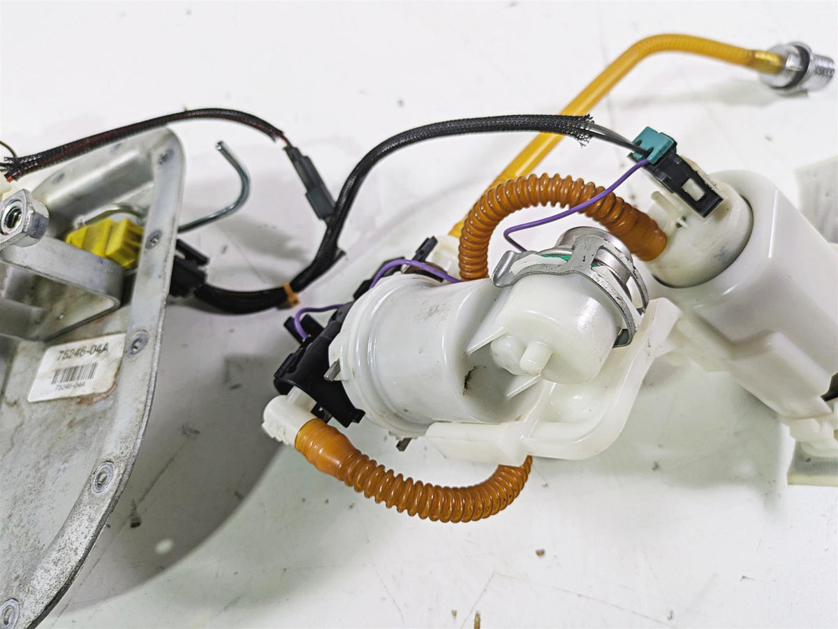 2015 Harley FXDL Dyna Low Rider Fuel Gas Petrol Pump & Sending Unit 75246-04A {{ shop.shopifyCountryName }} - Mototech271