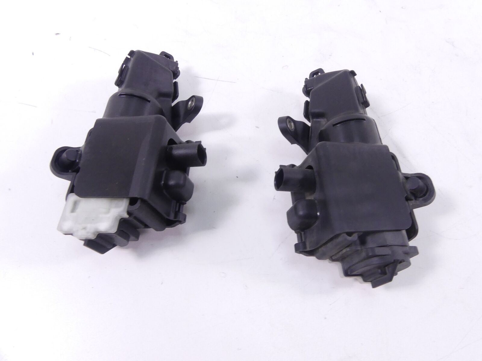 2016 BMW R1200 RT RTW K52 Saddlebag Lock Actuator Motor Set 46547727407 {{ shop.shopifyCountryName }} - Mototech271