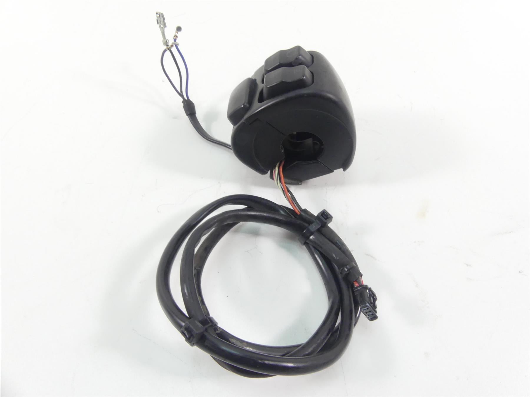 2016 Harley FXDL Dyna Low Rider Left Hand Blinker Light Control Switch 71500372 {{ shop.shopifyCountryName }} - Mototech271
