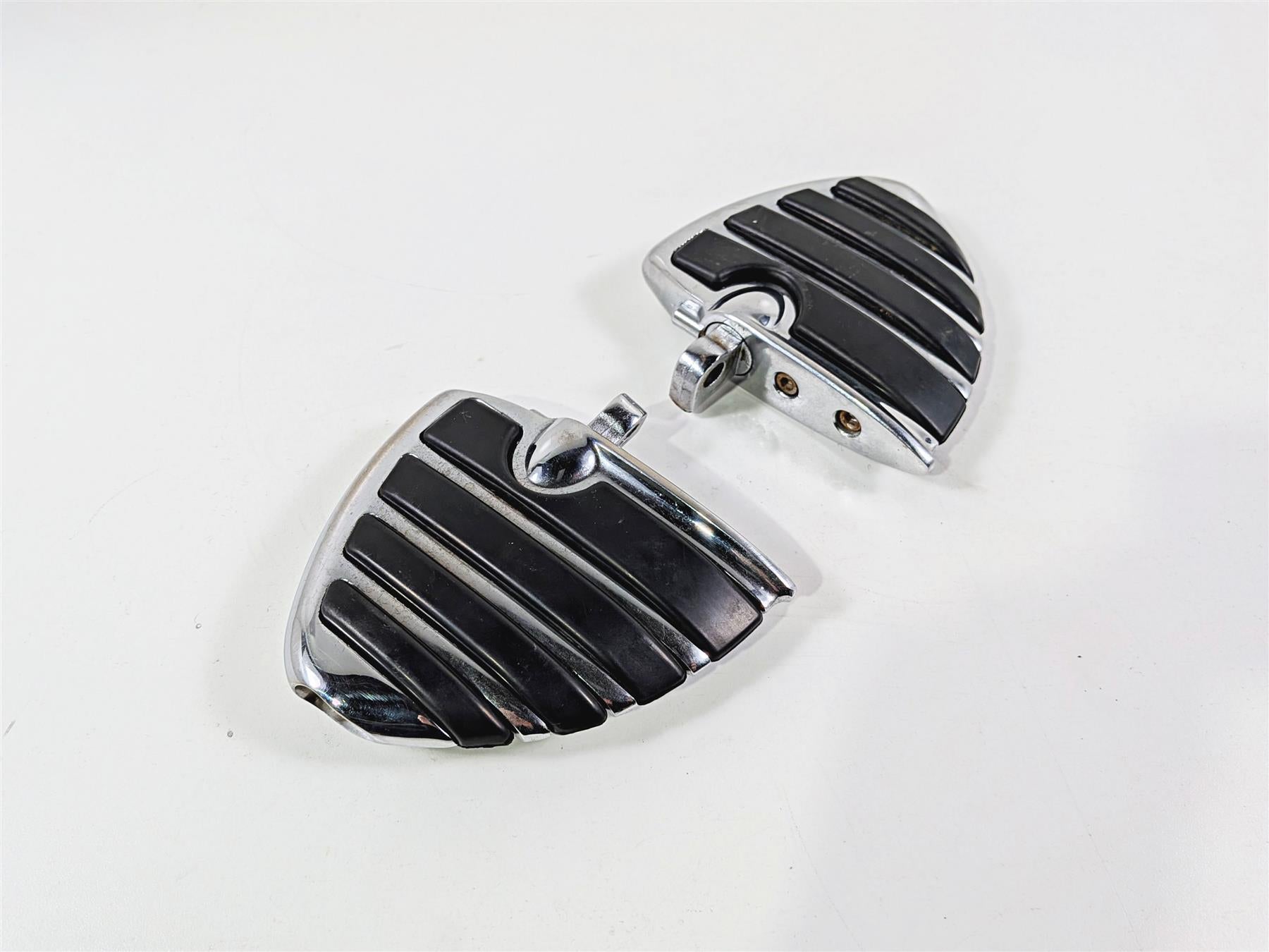 2009 Harley FXCWC Softail Rocker Mini Chrome Wing Front Footpeg Foot Rest Set {{ shop.shopifyCountryName }} - Mototech271