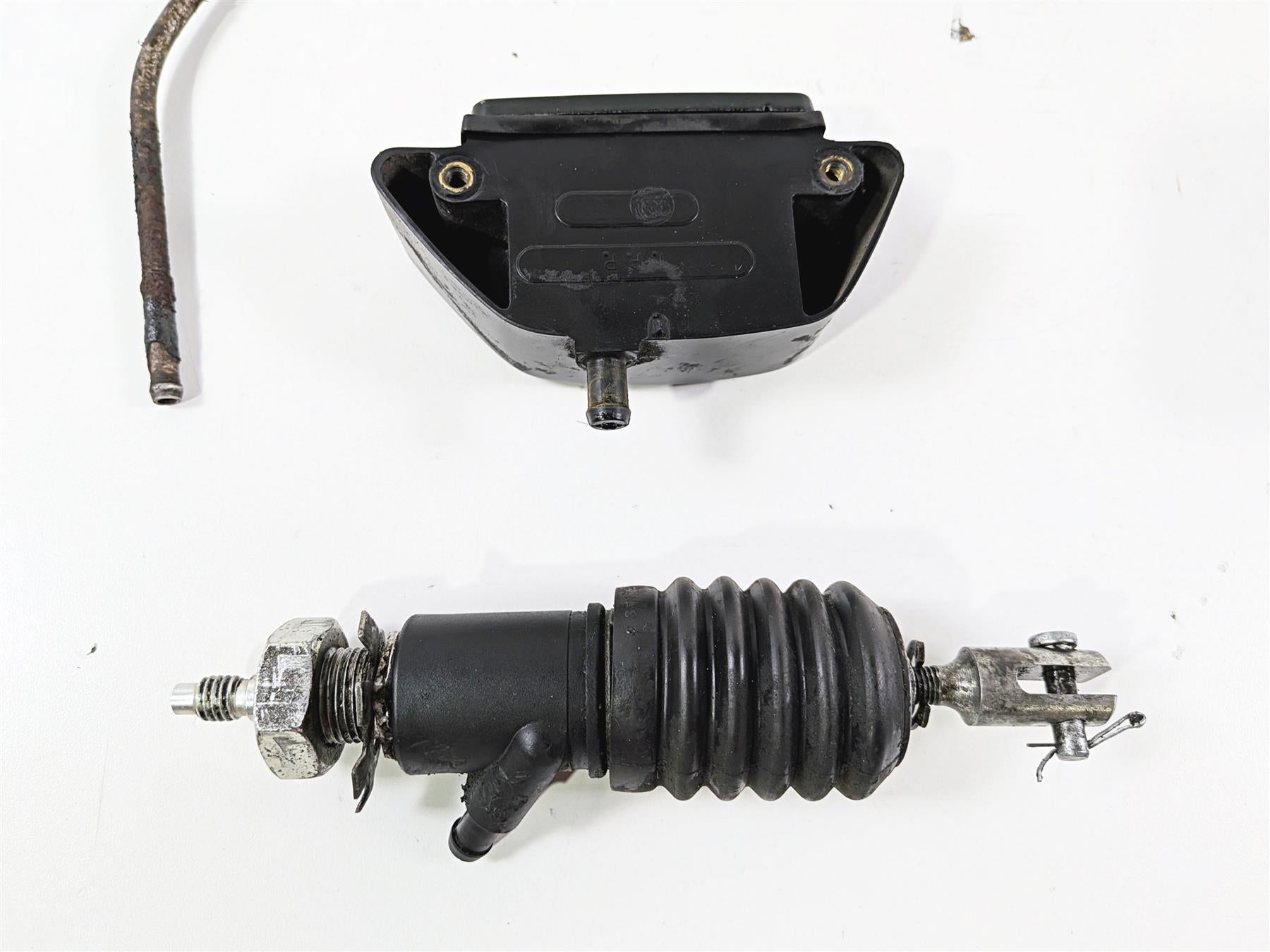 1993 Harley Touring FLHTCU Electra Glide Rear Brake Master Cylinder 41755-92A {{ shop.shopifyCountryName }} - Mototech271