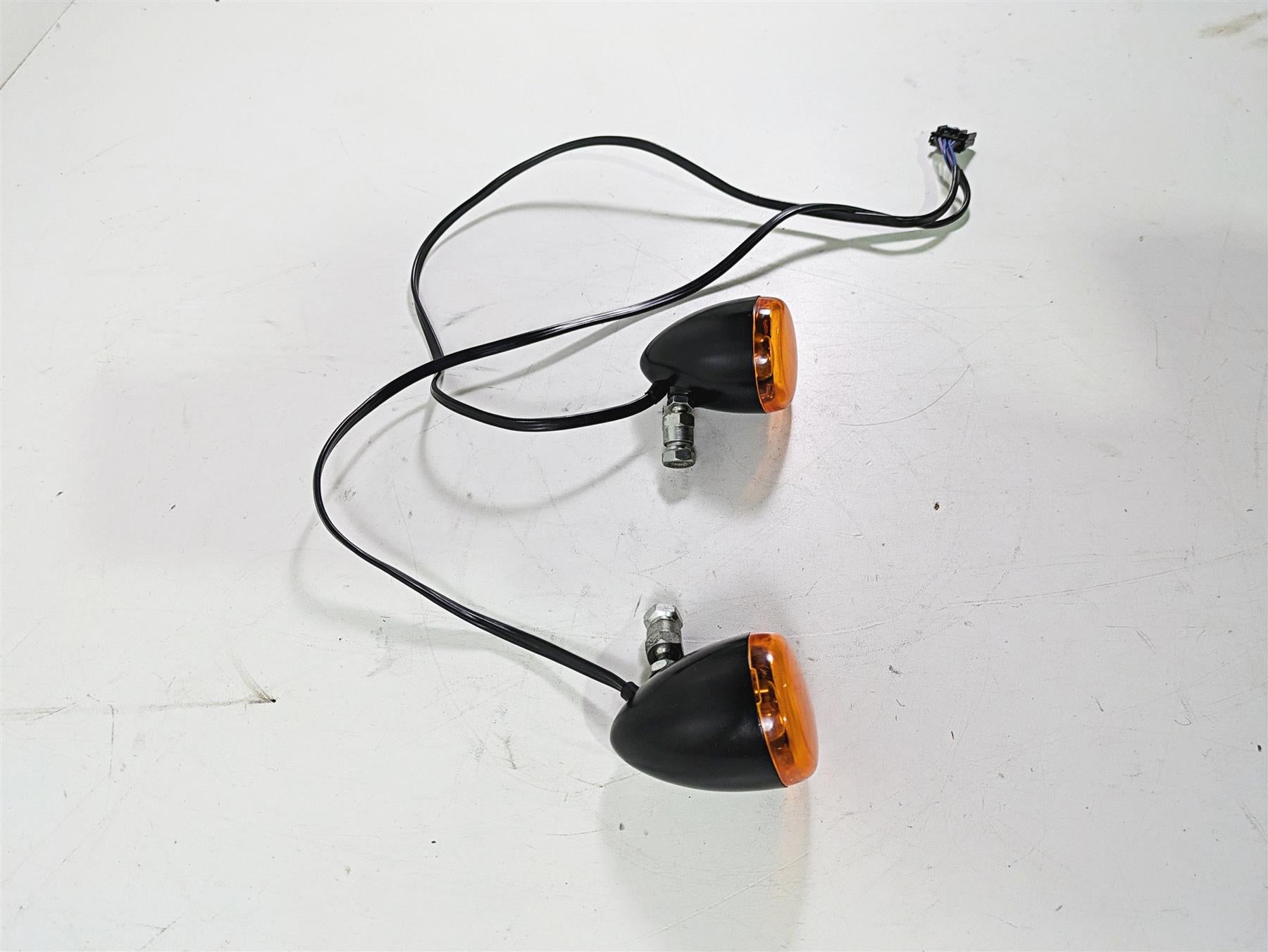 2006 Harley VRSCR Street V-Rod Front Blinker Turn Signal Set 68804-06 {{ shop.shopifyCountryName }} - Mototech271