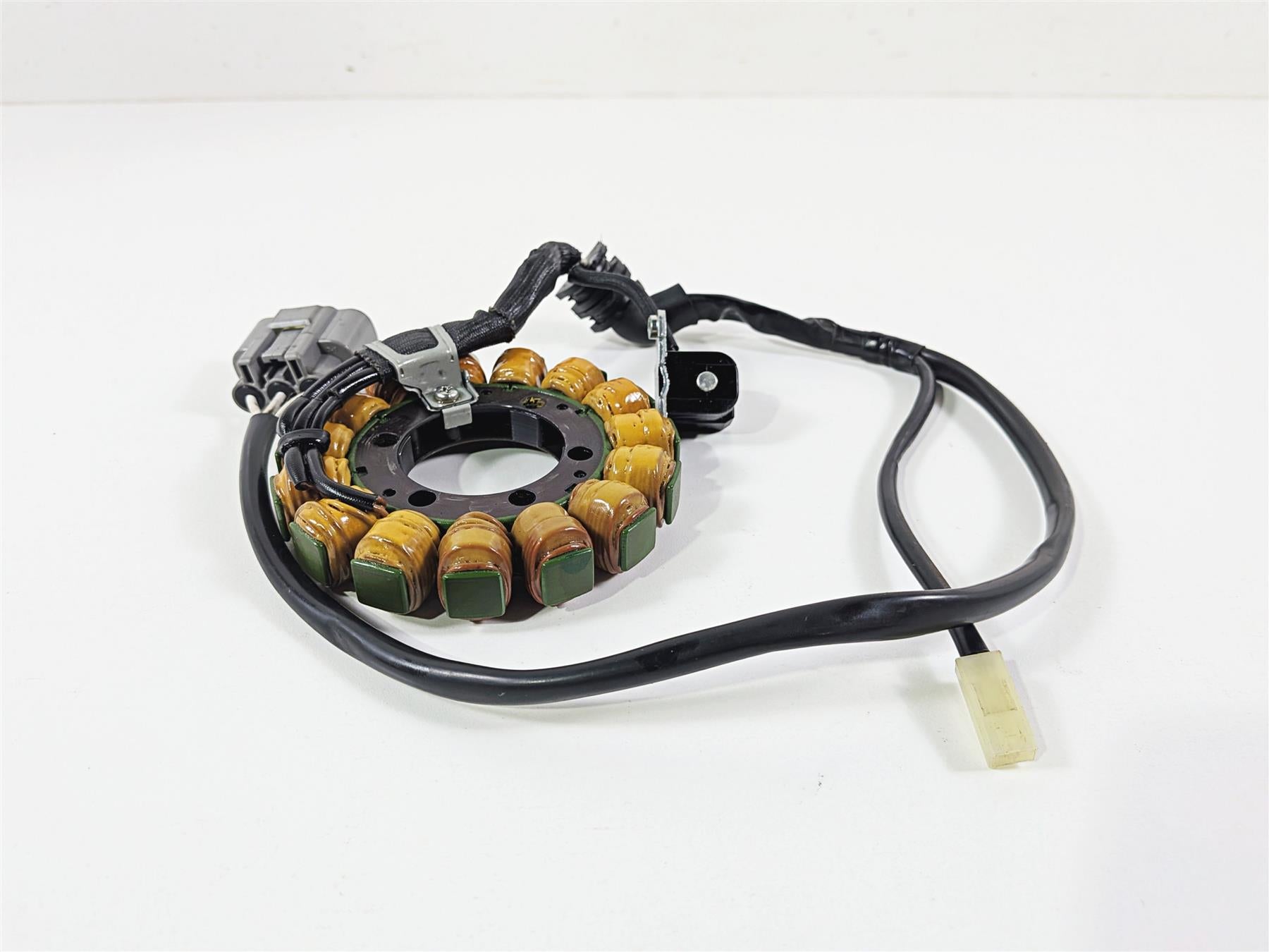 2023 Yamaha MT10 MTN1000 Stator Alternator Generator B5Y-81410-00-00 {{ shop.shopifyCountryName }} - Mototech271