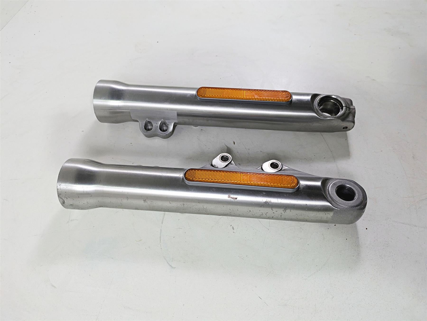 2020 Harley Softail FXST Standard Showa Front Fork Lowers 45400295 45400296 {{ shop.shopifyCountryName }} - Mototech271