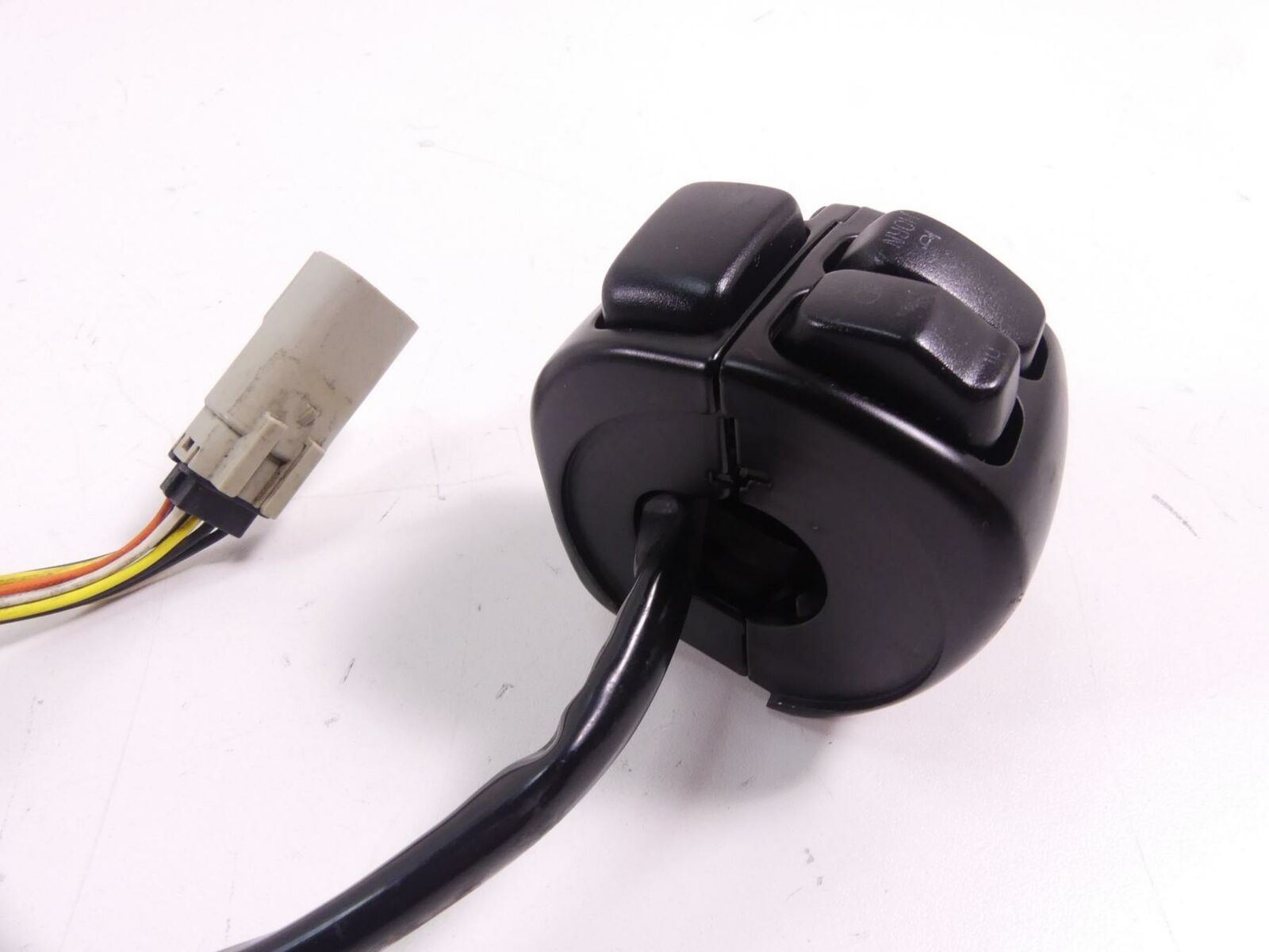 2009 Harley FXDC Dyna Super Glide Left Control Horn Turn Signal Switch 71682-06A {{ shop.shopifyCountryName }} - Mototech271