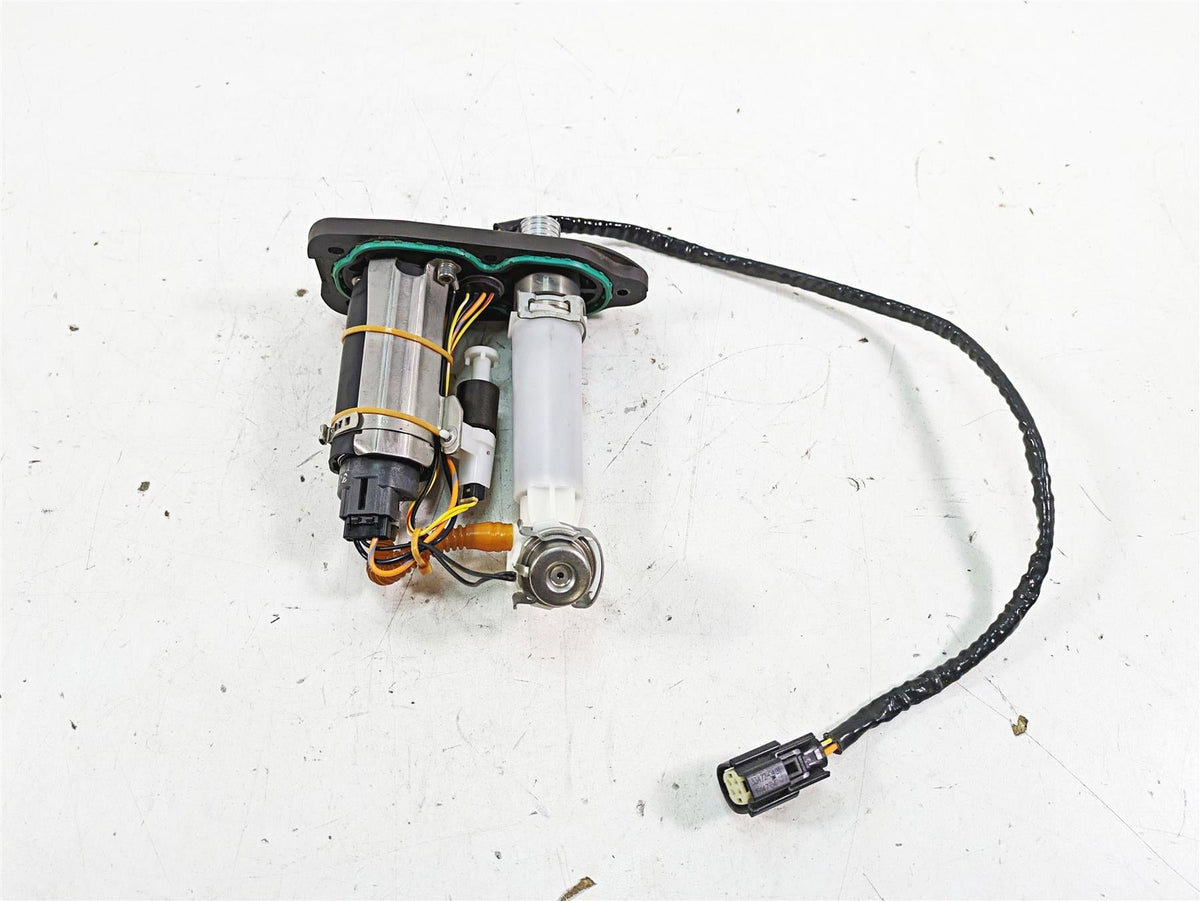 2017 Harley XL883 N Sportster Iron Fuel Gas Petrol Pump - Tested 75268-07F {{ shop.shopifyCountryName }} - Mototech271