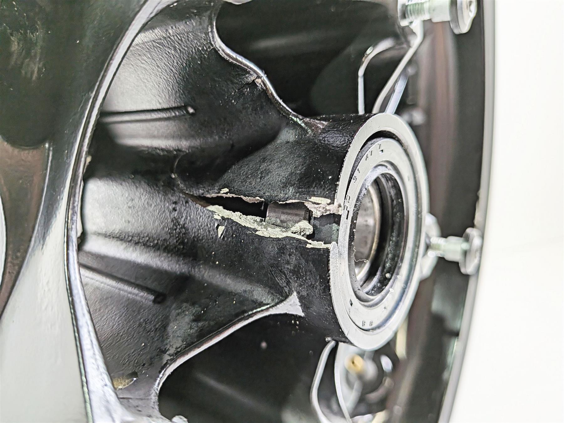 2024 Yamaha YZF R1 RN65 17x3.5 Front Wheel Rim - Damage - Read 2CR-25168-00 {{ shop.shopifyCountryName }} - Mototech271