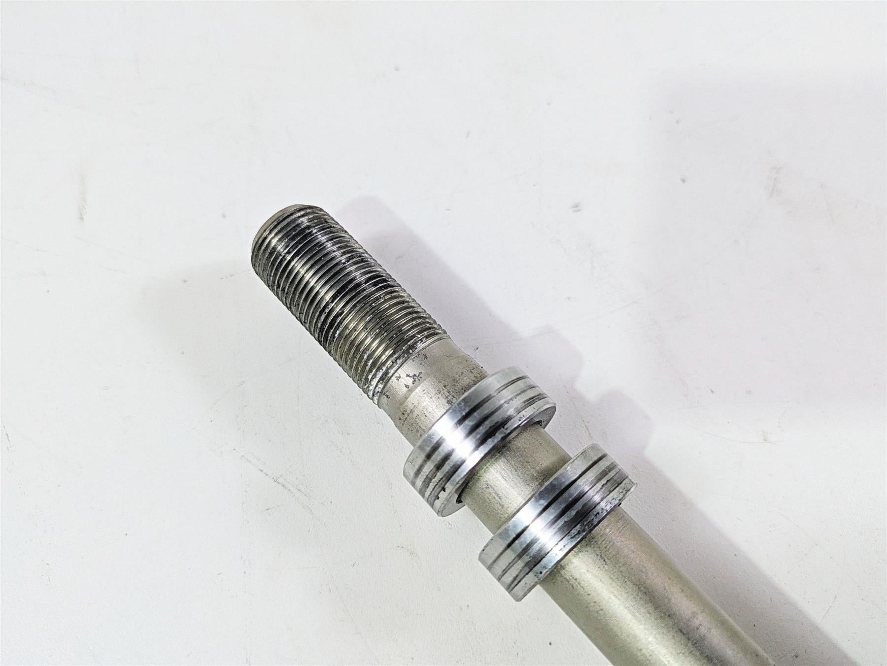 2020 Kawasaki Z900 ZR900 Front Wheel Spindle Axle 20Mm 41068-0618 {{ shop.shopifyCountryName }} - Mototech271