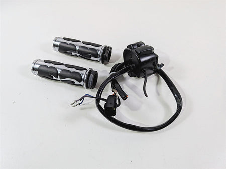 2009 Harley FXCWC Softail Rocker Right Hand Control Switch + Grips 71684-06A {{ shop.shopifyCountryName }} - Mototech271