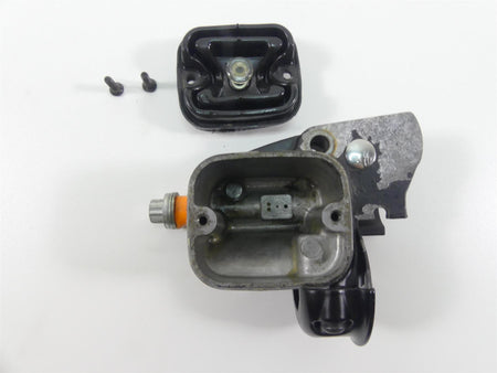 2008 Harley Softail FLSTSB Cross Bones Front Brake Master Cylinder 9/16 45019-08 {{ shop.shopifyCountryName }} - Mototech271