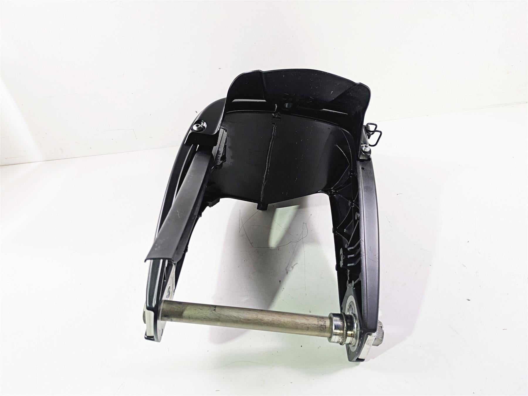 2009 Yamaha FZ1 FZS10 Fazer Straight Rear Swingarm & Axle Set 2D1-22110-11-00 {{ shop.shopifyCountryName }} - Mototech271