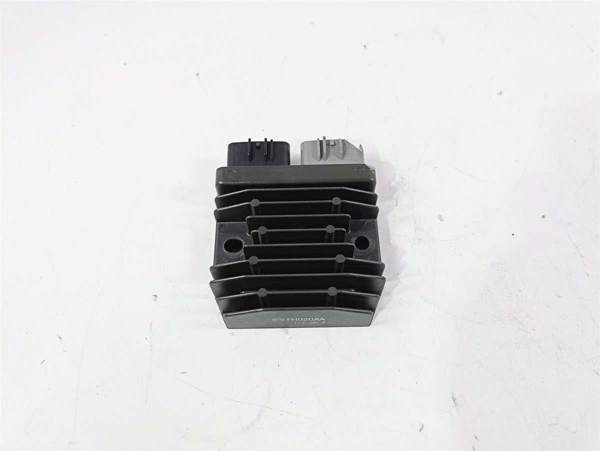 2025 Honda CBR600RR Rectifier Voltage Regulator - Read FH020AA 31600-MGZ-J01 {{ shop.shopifyCountryName }} - Mototech271