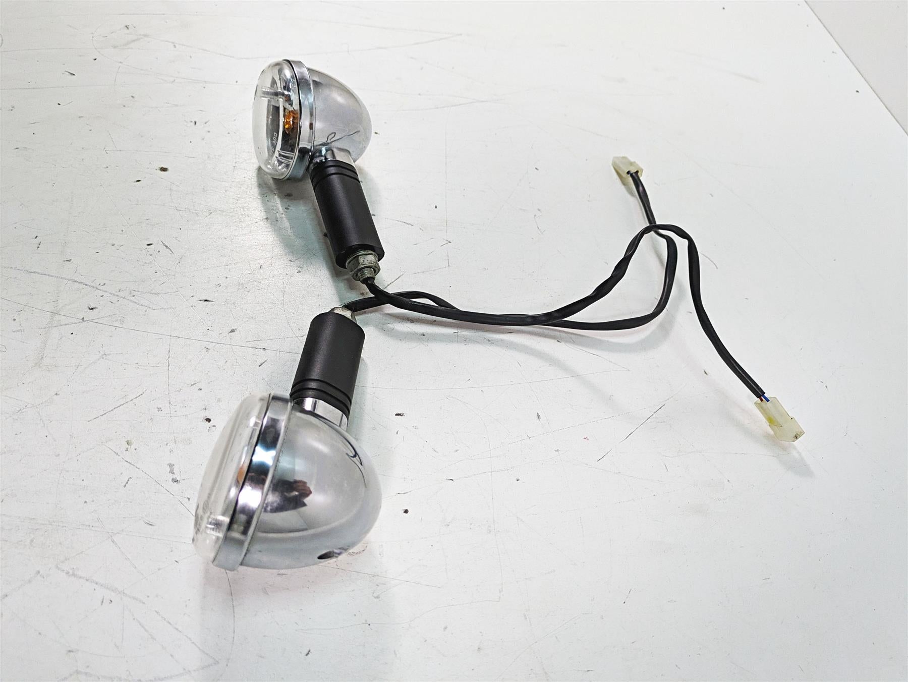 2014 Moto Guzzi California 1400 T Front Blinker Turn Signal Set B063028 B063029 {{ shop.shopifyCountryName }} - Mototech271
