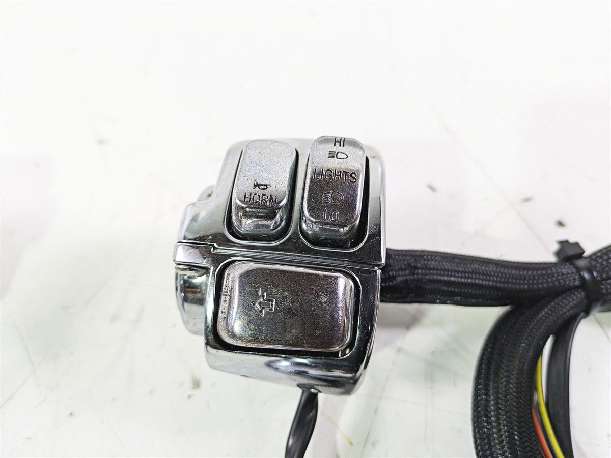 2007 Harley FXDWG Dyna Wide Glide Chrome Control Switch Blinker Set 71682-06A {{ shop.shopifyCountryName }} - Mototech271