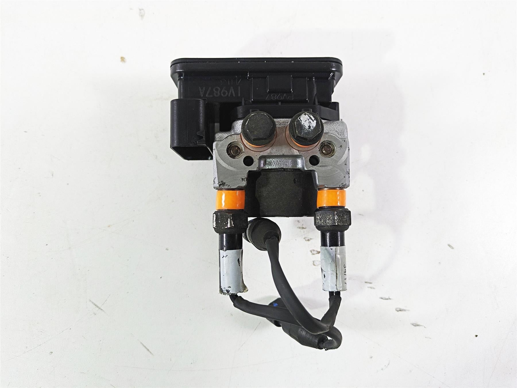 2018 Indian Chieftain Dark Horse Abs Brake Pump Module Unit 2204981 {{ shop.shopifyCountryName }} - Mototech271