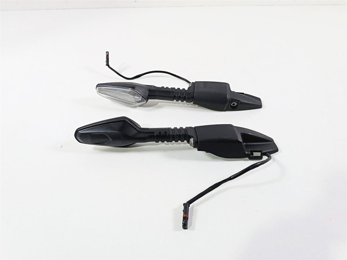 2023 BMW R nineT Scrambler K23 Front Blinker Turn Signal & Mounts 63138557204 {{ shop.shopifyCountryName }} - Mototech271