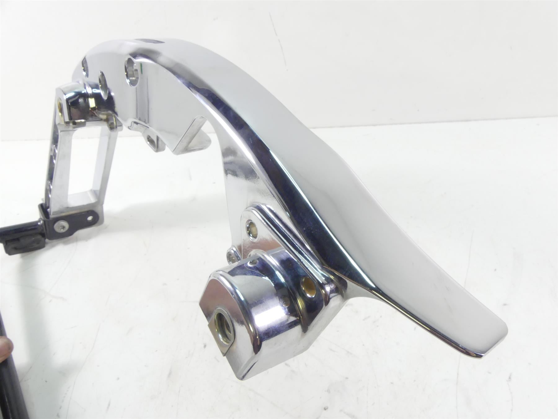 2014 Harley Touring FLHX Street Glide Right Rear Saddlebag Support Stay 90200502 {{ shop.shopifyCountryName }} - Mototech271