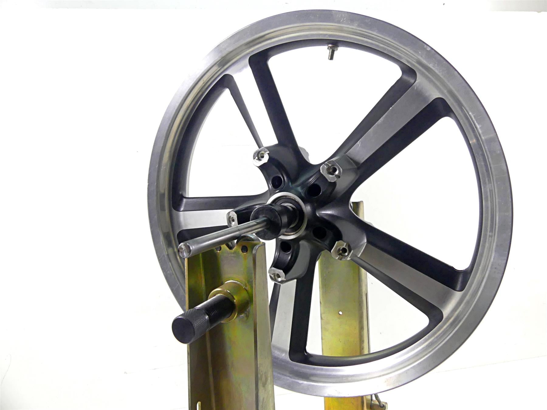 2015 Harley VRSCF Muscle V-Rod Straight Front Wheel Rim 19x3 41670-09 {{ shop.shopifyCountryName }} - Mototech271