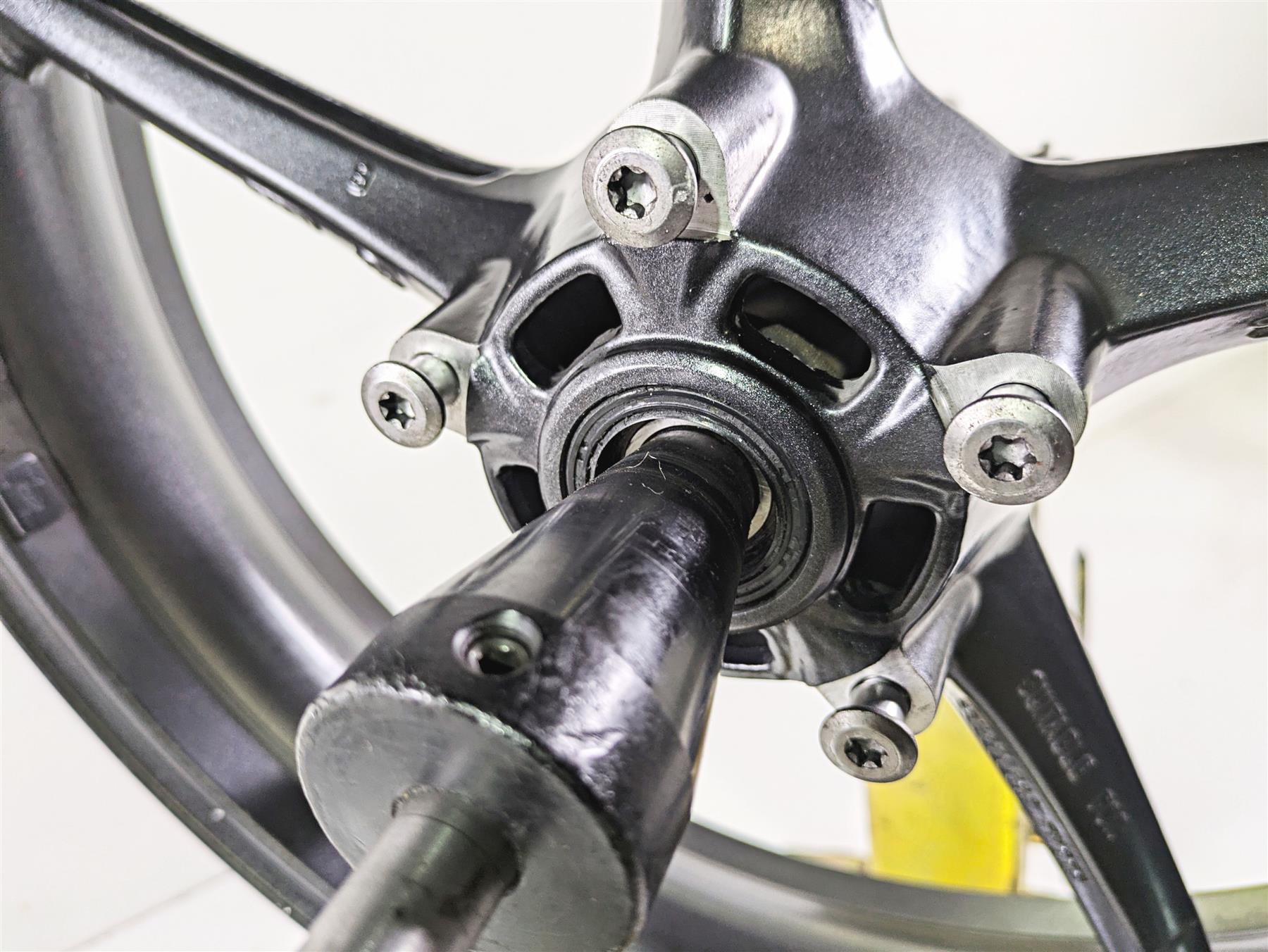 2012 Triumph Daytona 675 Straight 17x3.5 Front Wheel Rim Graphite T2000618 {{ shop.shopifyCountryName }} - Mototech271