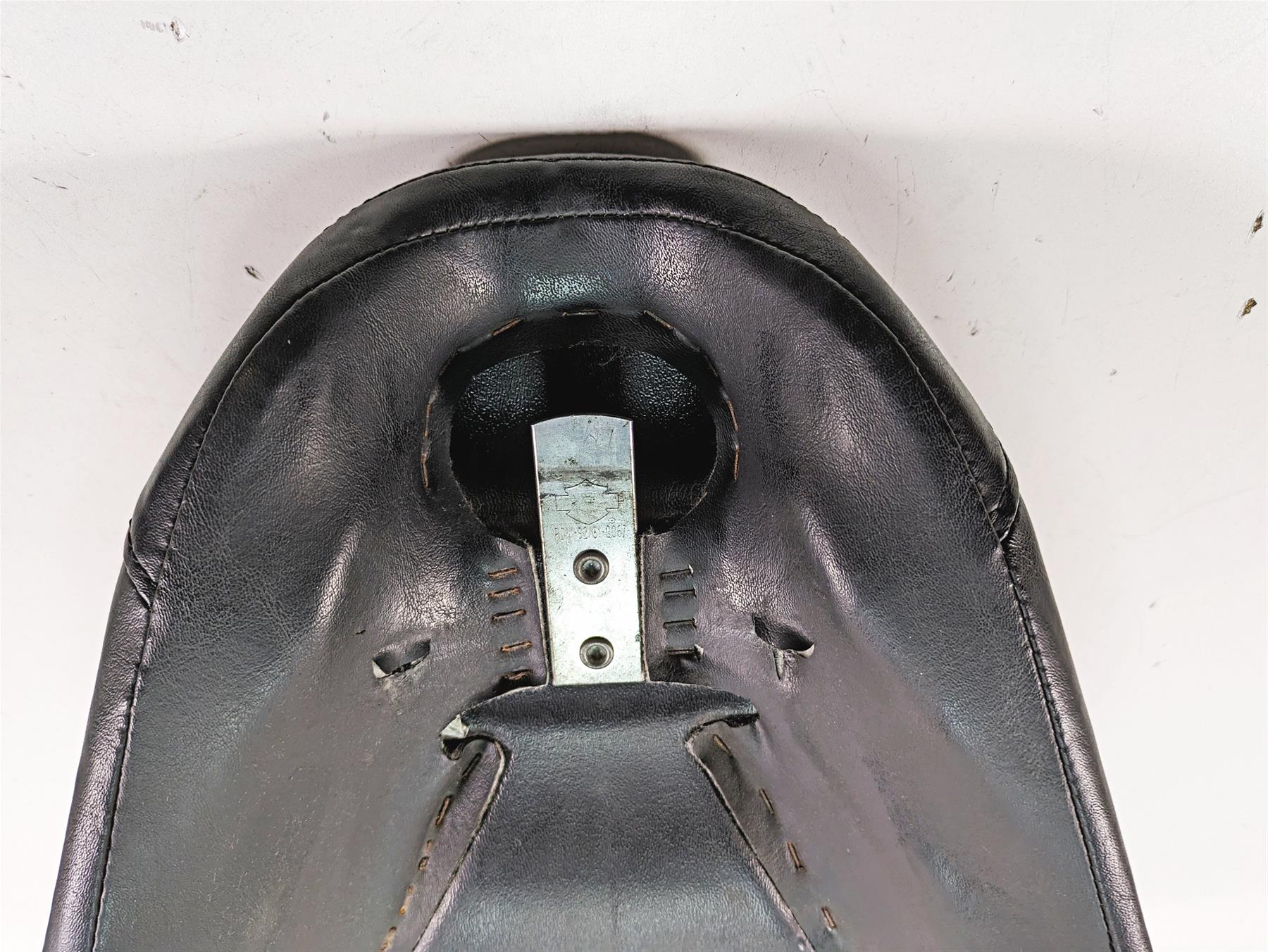 2009 Harley Softail FLSTSB Cross Bones Badlander Seat Saddle & Mount 51397-06A {{ shop.shopifyCountryName }} - Mototech271