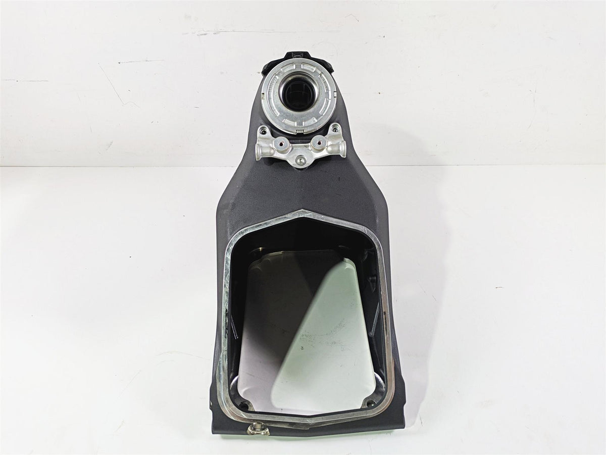 2022 Ducati Streetfighter V2 Straight Main Frame Chassis Air Box With Texas Salvage Title 47028371AA {{ shop.shopifyCountryName }} - Mototech271