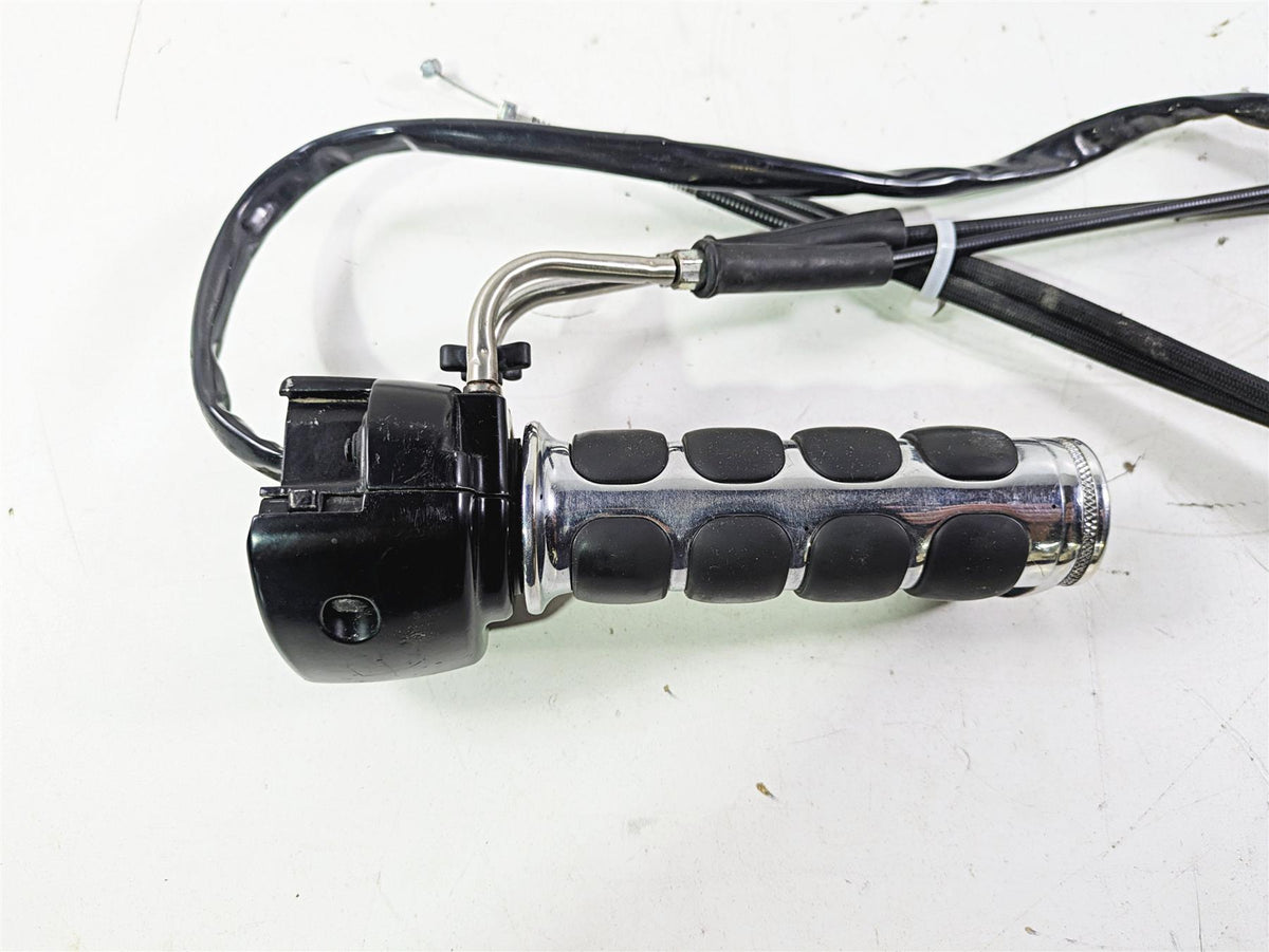 2011 Harley FXDC Dyna Super Glide Right Hand Control Switch & Grips 71684-06A {{ shop.shopifyCountryName }} - Mototech271