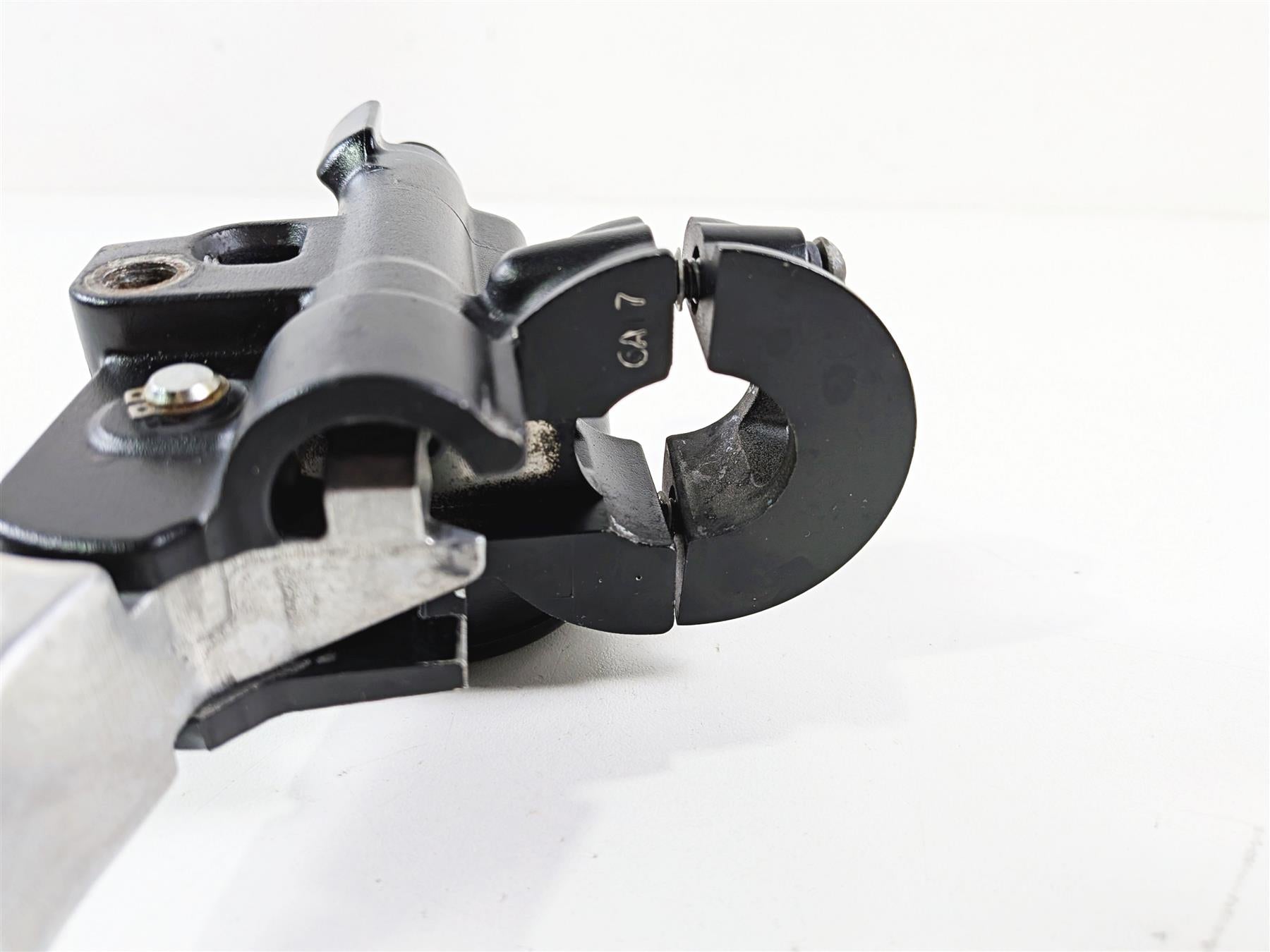 2006 Harley Sportster XL883 Low Front Brake Master Cylinder 45146-04 {{ shop.shopifyCountryName }} - Mototech271