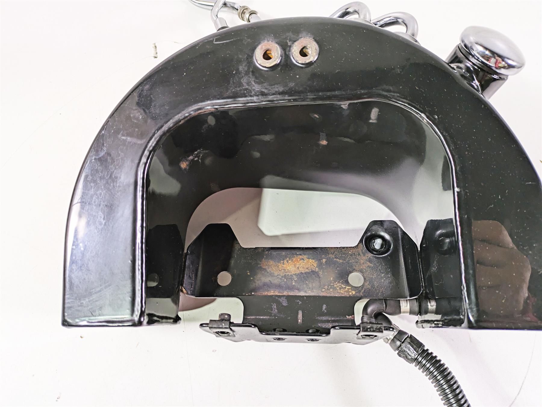 2008 Harley FLSTSB Cross Bones Oil Tank Reservoir & Lines - No Leaks 62492-00B {{ shop.shopifyCountryName }} - Mototech271