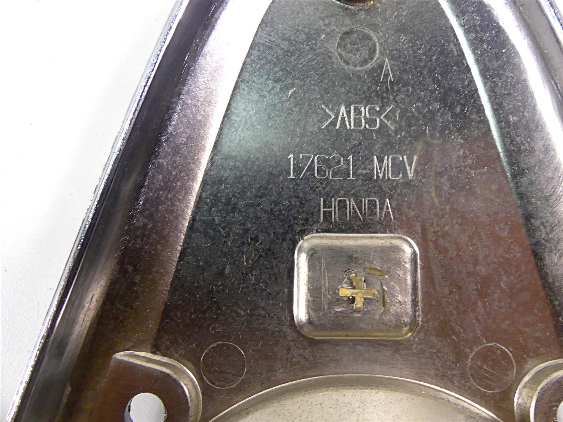 2002 Honda VTX1800 R Fuel gas Tank Dash Cover Panel Gauge Housing 17621-MCV-000 {{ shop.shopifyCountryName }} - Mototech271