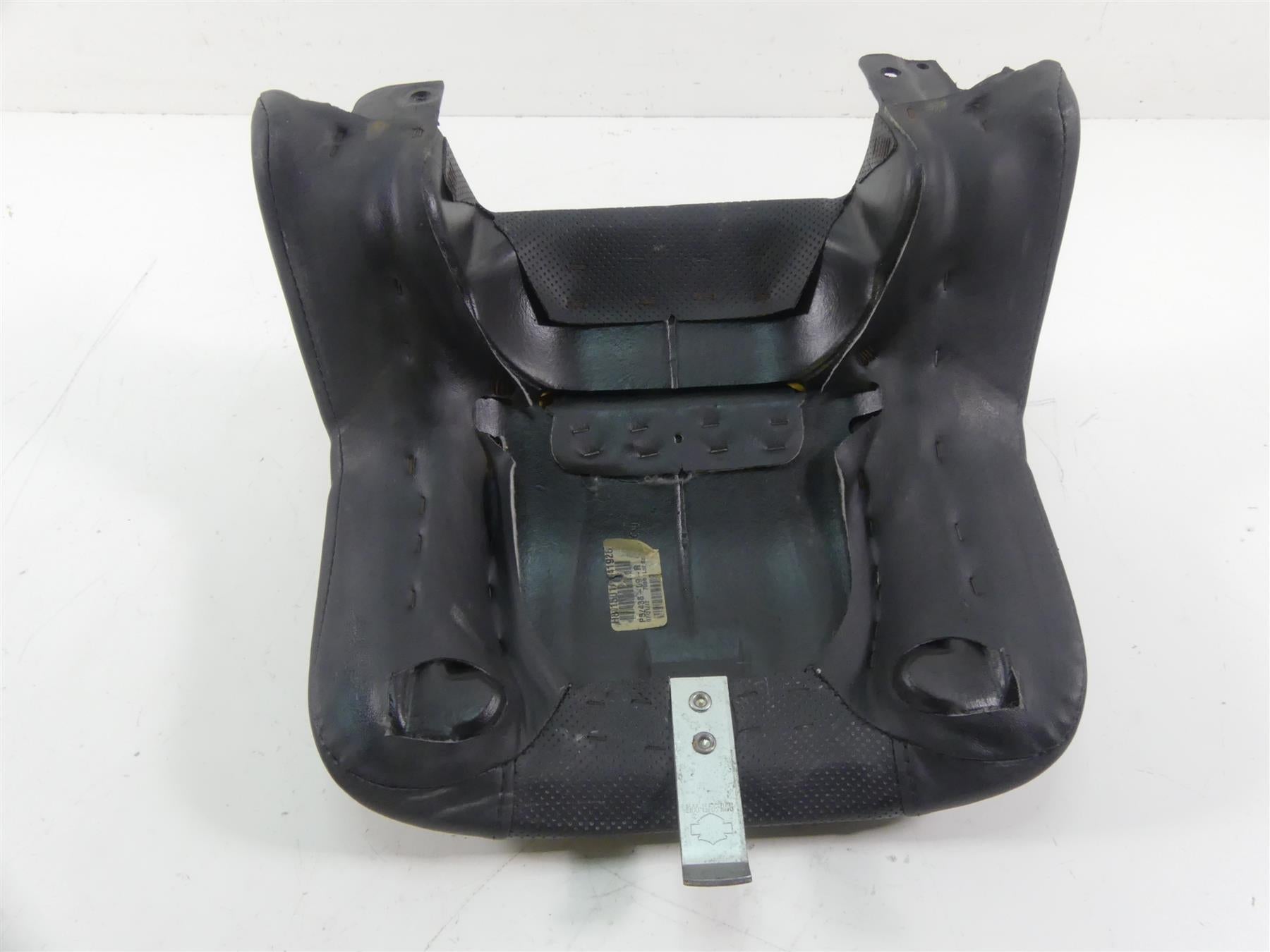 2013 Harley VRSCF Muscle V-Rod Rear Passenger Pillion Saddle Seat -Read 52438-09 {{ shop.shopifyCountryName }} - Mototech271