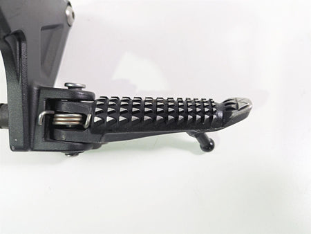 2016 Kawasaki ZX10R Ninja Right Front Footpeg + Mount 35063-1331-18R {{ shop.shopifyCountryName }} - Mototech271