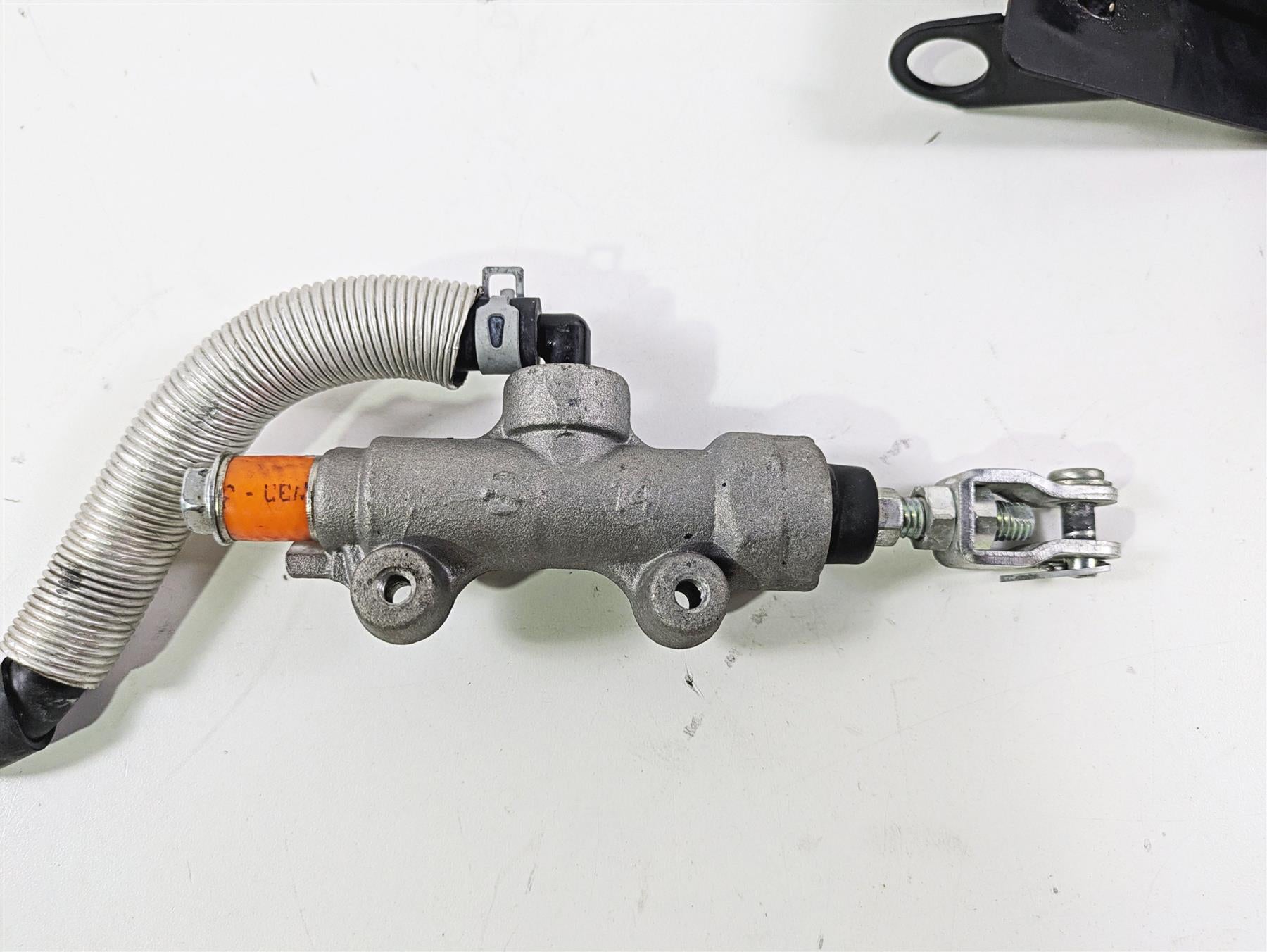2019 Suzuki M109R VZR1800 Boulevard Rear Brake Master Cylinder 14mm 69600-48G00 {{ shop.shopifyCountryName }} - Mototech271