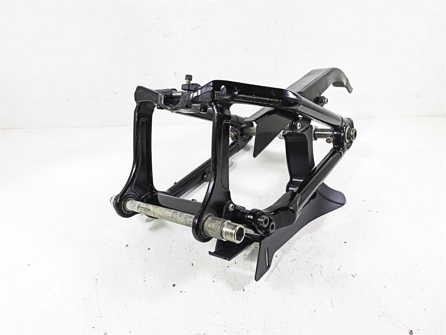 2021 Harley Softail FLSL Slim Rear Swingarm Swing Arm & Guards 47400099BHP {{ shop.shopifyCountryName }} - Mototech271