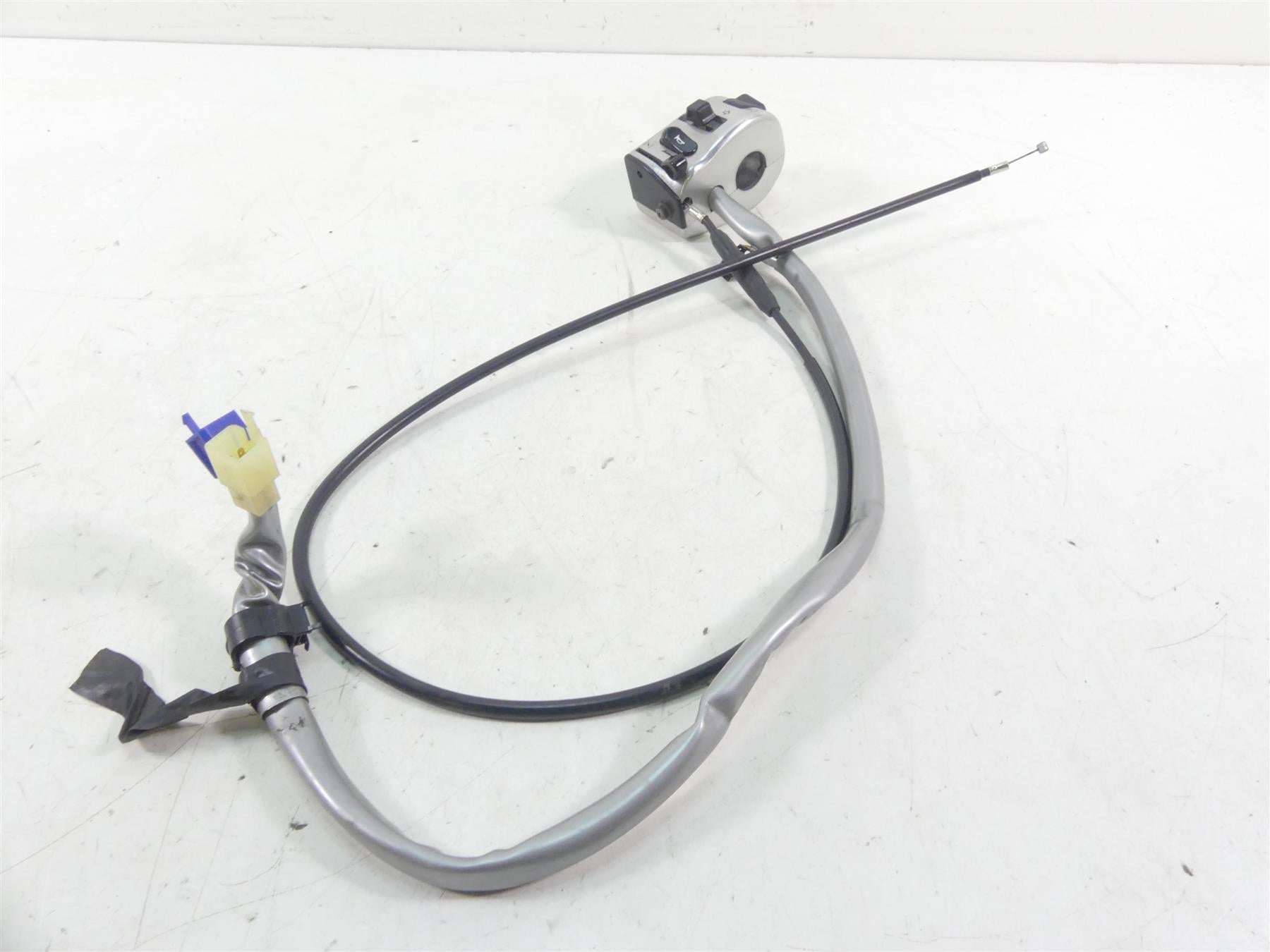 2002 Yamaha XVS1100 V-Star Left Hand Turn Signal Control Switch 5EL-83973-10-00 {{ shop.shopifyCountryName }} - Mototech271