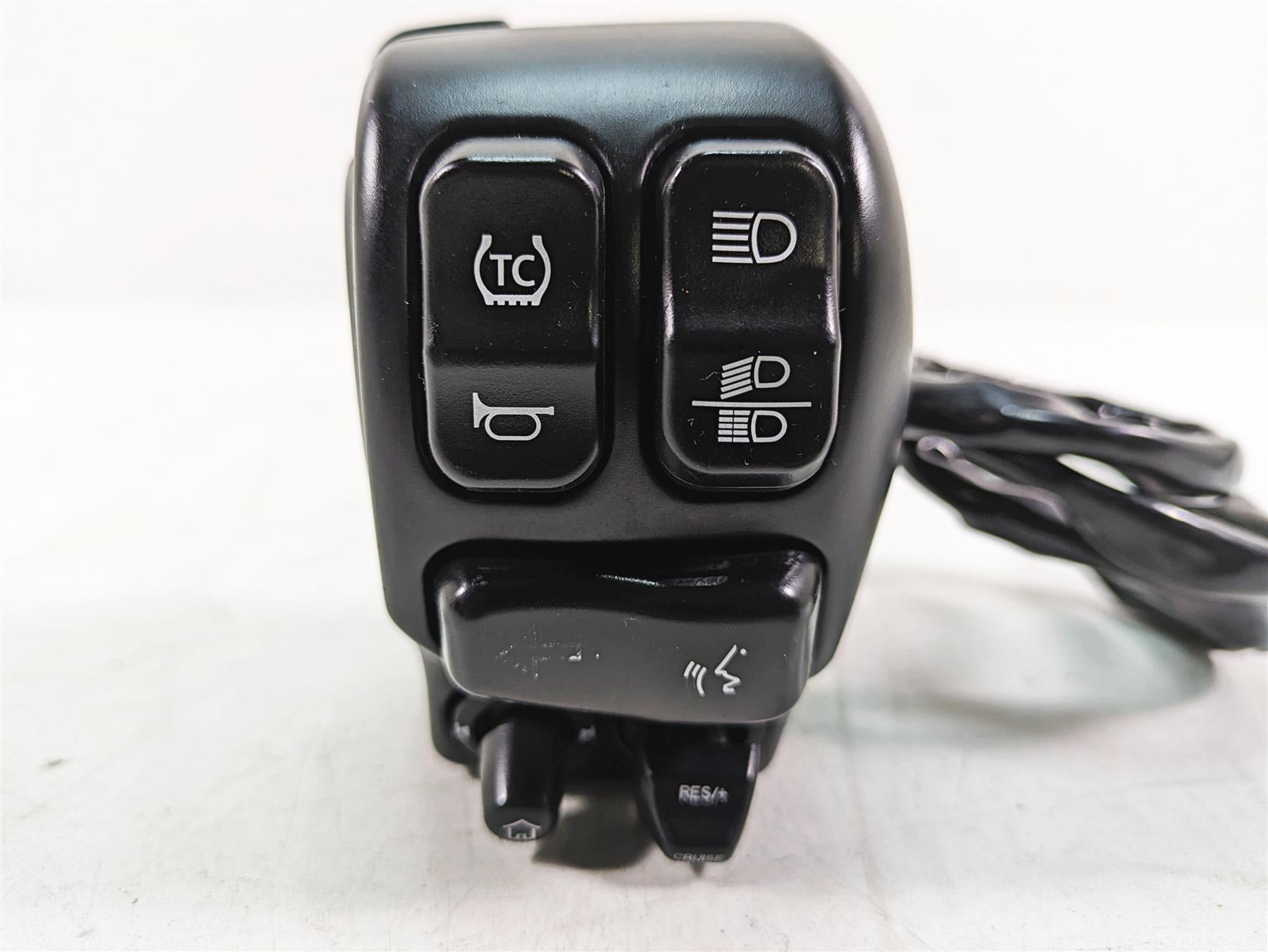 2020 Harley Touring FLHX Street Glide Left Hand Traction Control Switch 71500128 {{ shop.shopifyCountryName }} - Mototech271