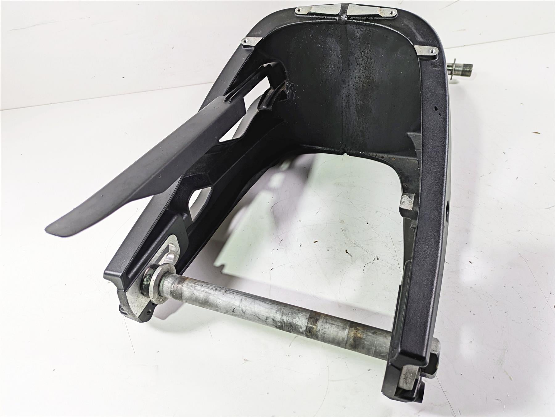 2019 BMW S1000XR K49 Swingarm Swing Arm & 28mm Rear Axle 33358560101 {{ shop.shopifyCountryName }} - Mototech271