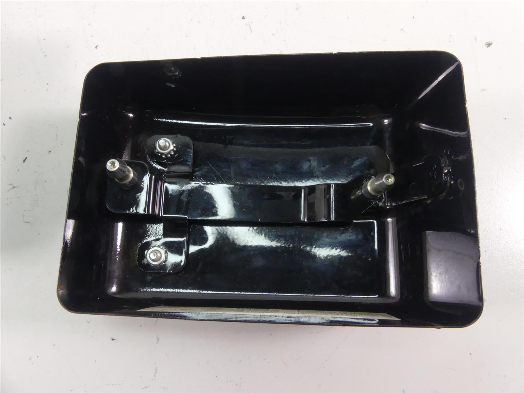 2010 Harley FXDWG Dyna Wide Glide Left Side Cover & Electrical Tray 70367-04B {{ shop.shopifyCountryName }} - Mototech271