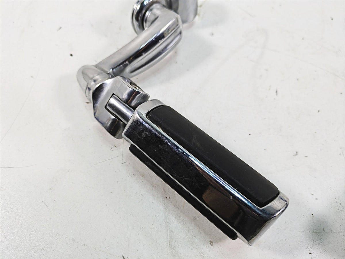 2006 Harley Touring FLHTCUI Electra Glide Highway Footpeg Willi G Skull 50370-04 {{ shop.shopifyCountryName }} - Mototech271